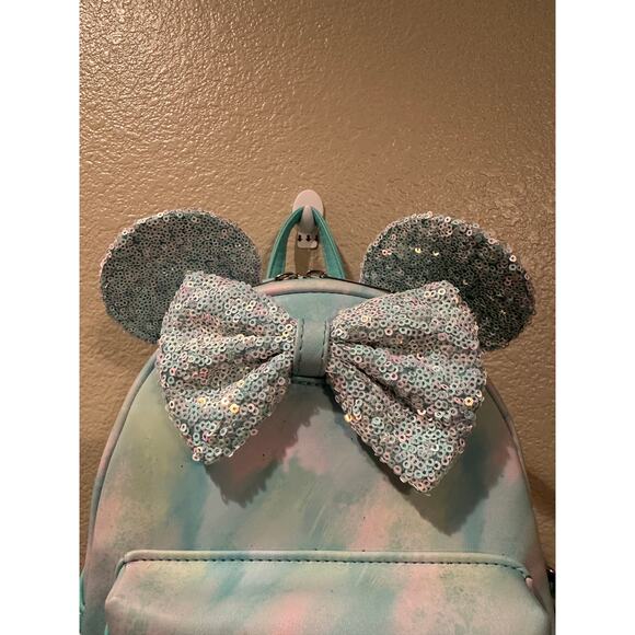 NWOT Disney Parks Loungefly Seafoam Minnie Mouse Sequin Mini Backpack - Picture 3 of 7